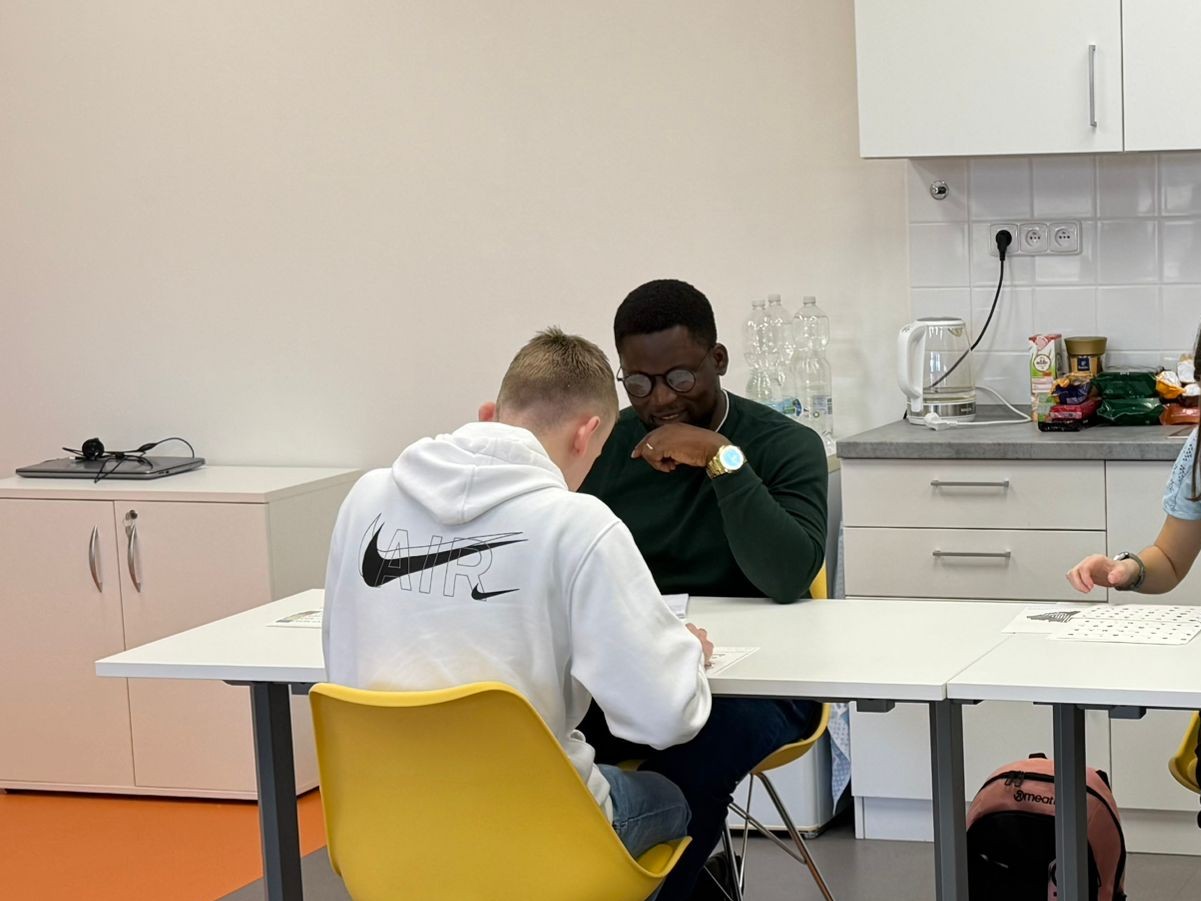 Test materials and participants during the Prague testing session